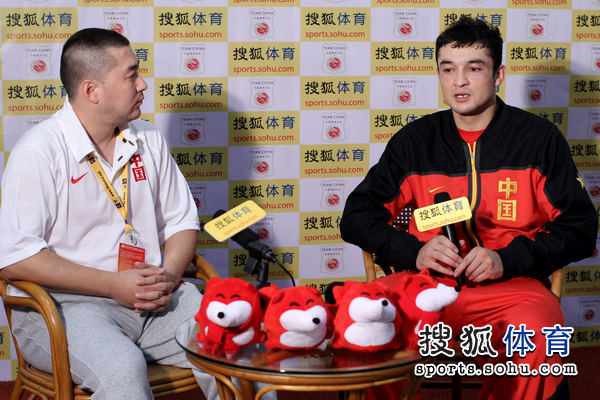 比赛结束后，球员接受媒体独家专访